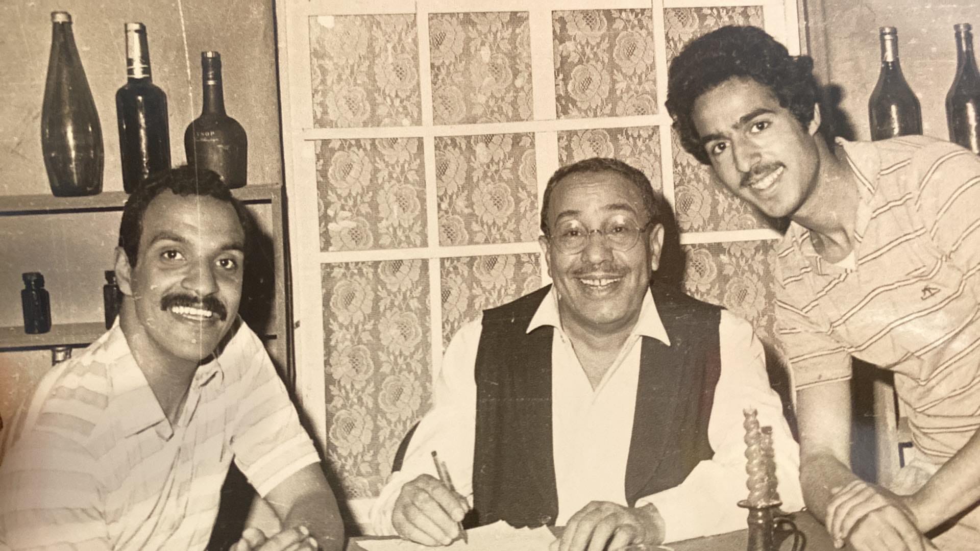 مع فنان كبير في لحظة عفوية